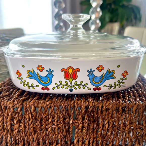 Vintage 1975 CorningWare 'Friendship' 1.5-Quart Baking Dish - Picture 1 of 4